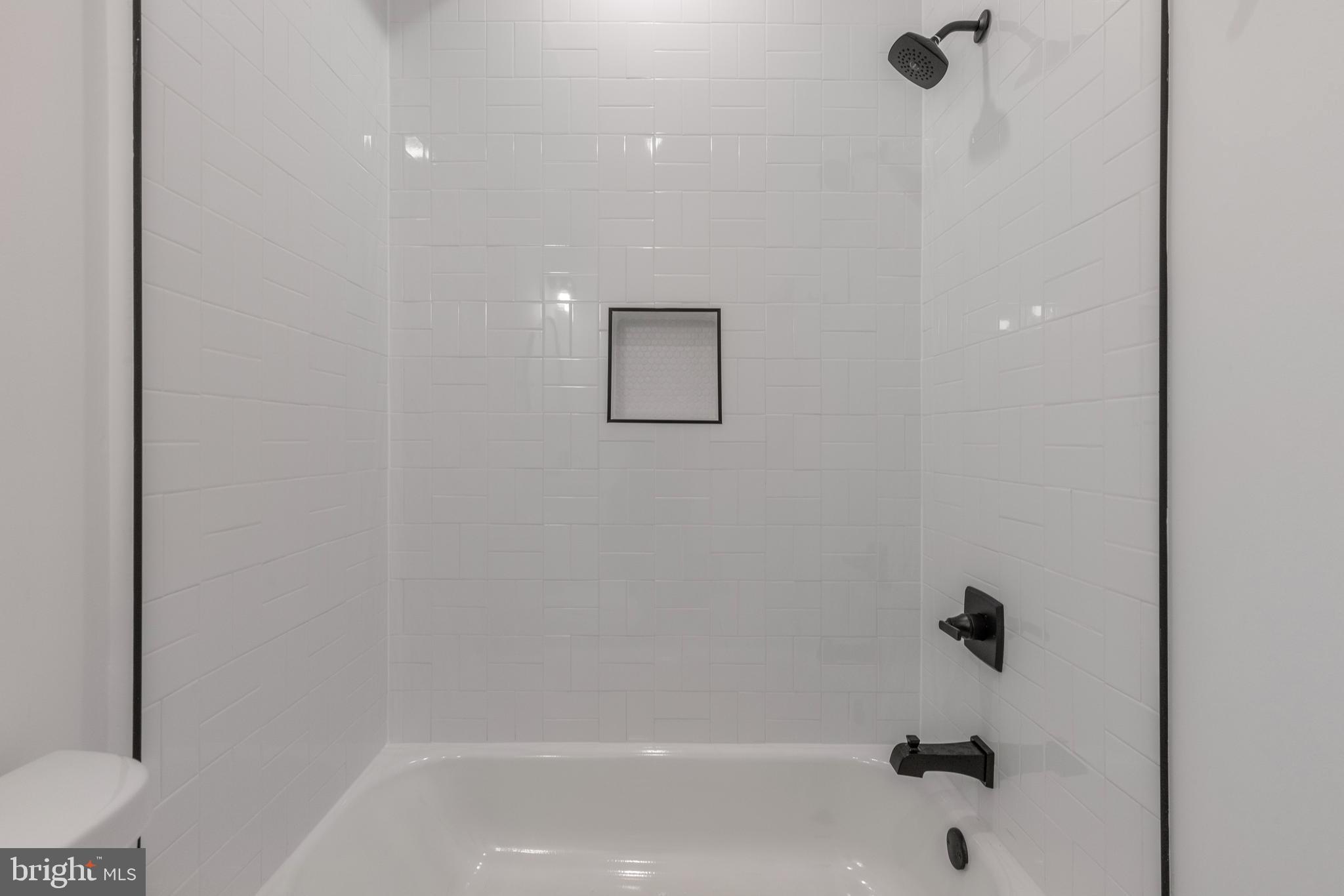 UNIVERSITY CITY - Commercial Sale