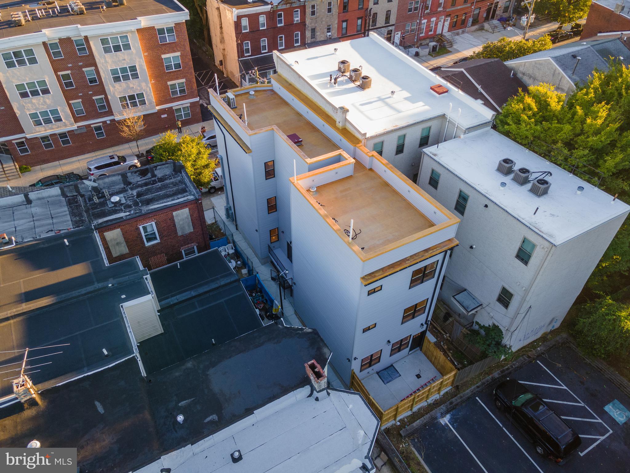 UNIVERSITY CITY - Commercial Sale