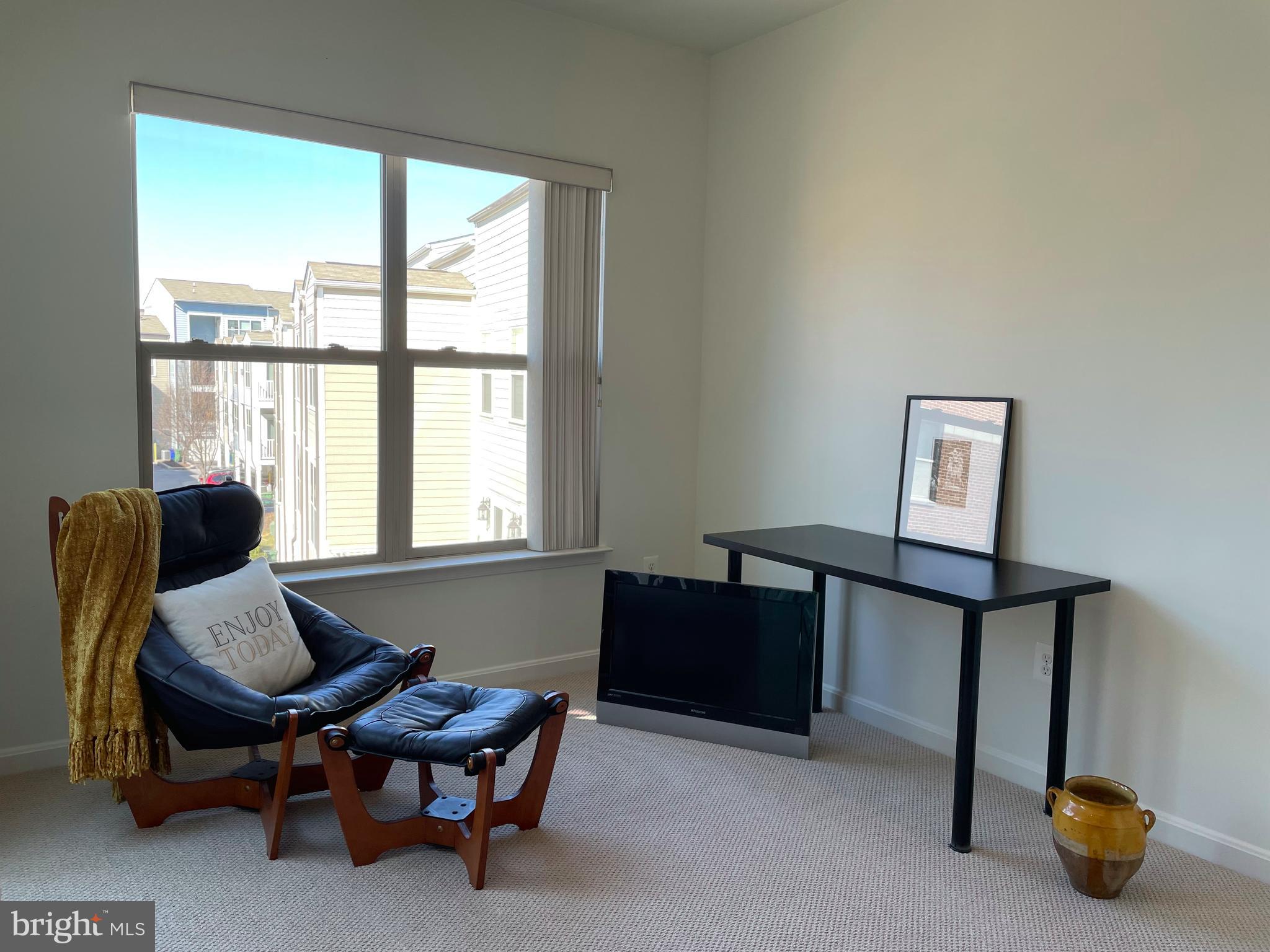 ALBEMARLE SQUARE - Residential