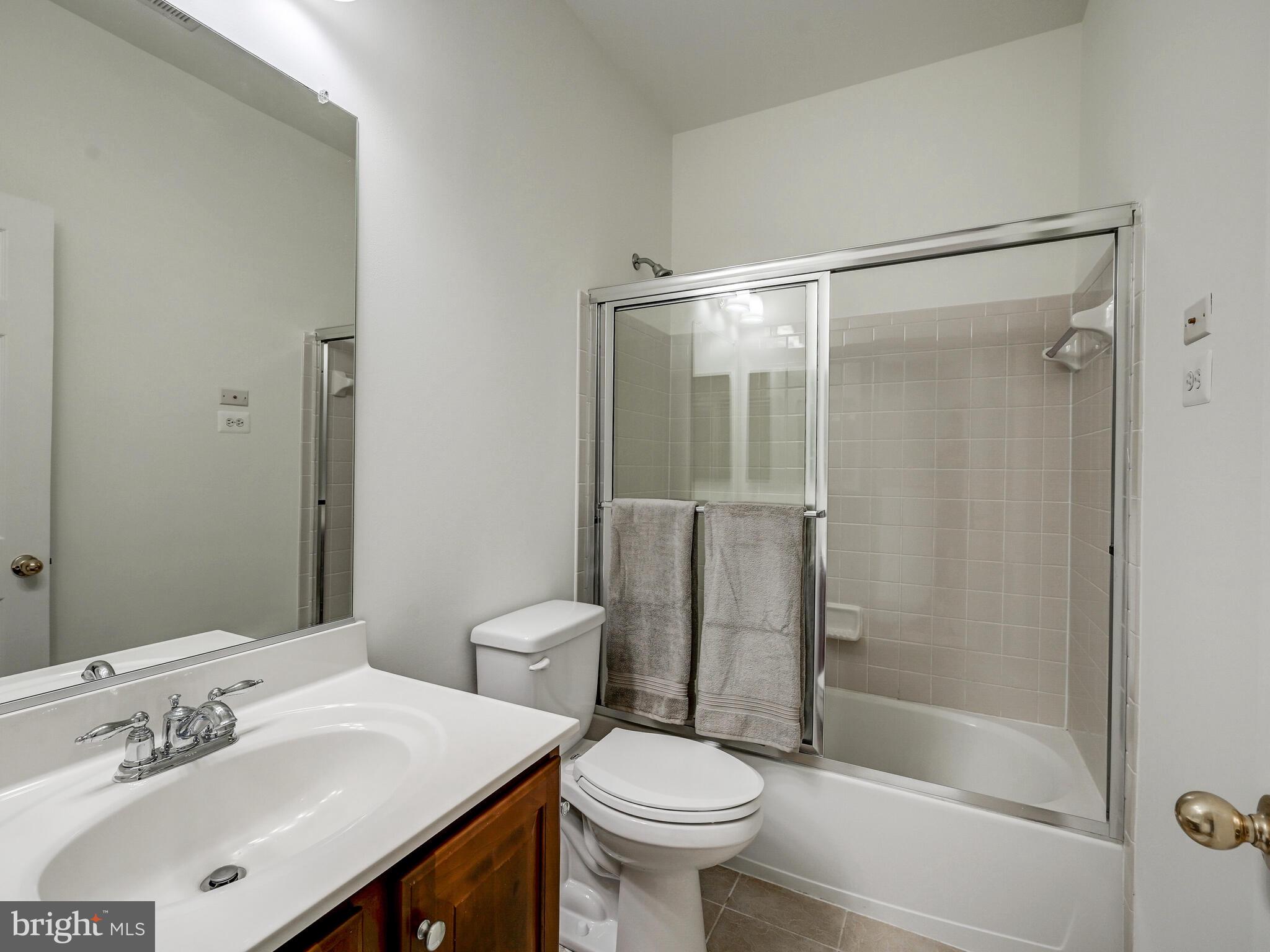 ALBEMARLE SQUARE - Residential