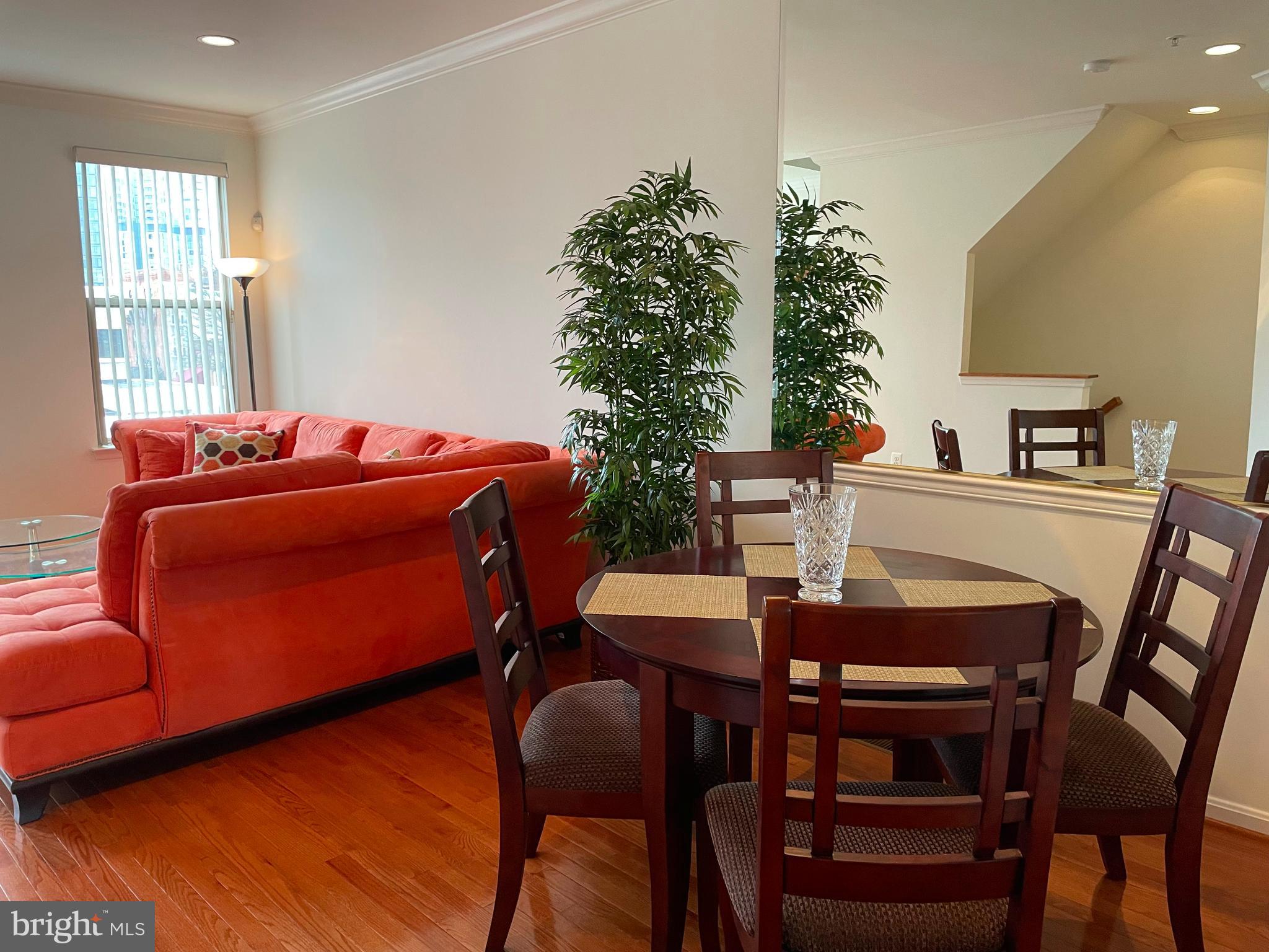 ALBEMARLE SQUARE - Residential