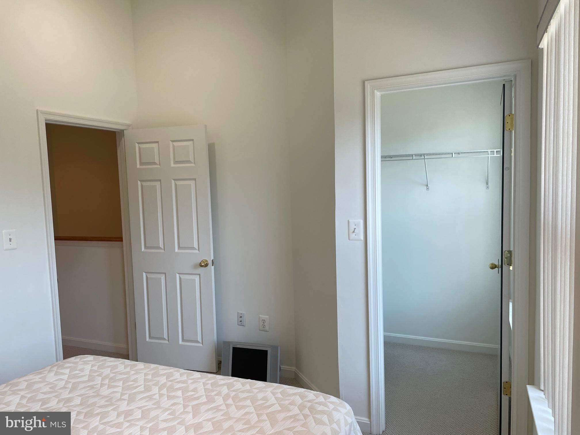 ALBEMARLE SQUARE - Residential