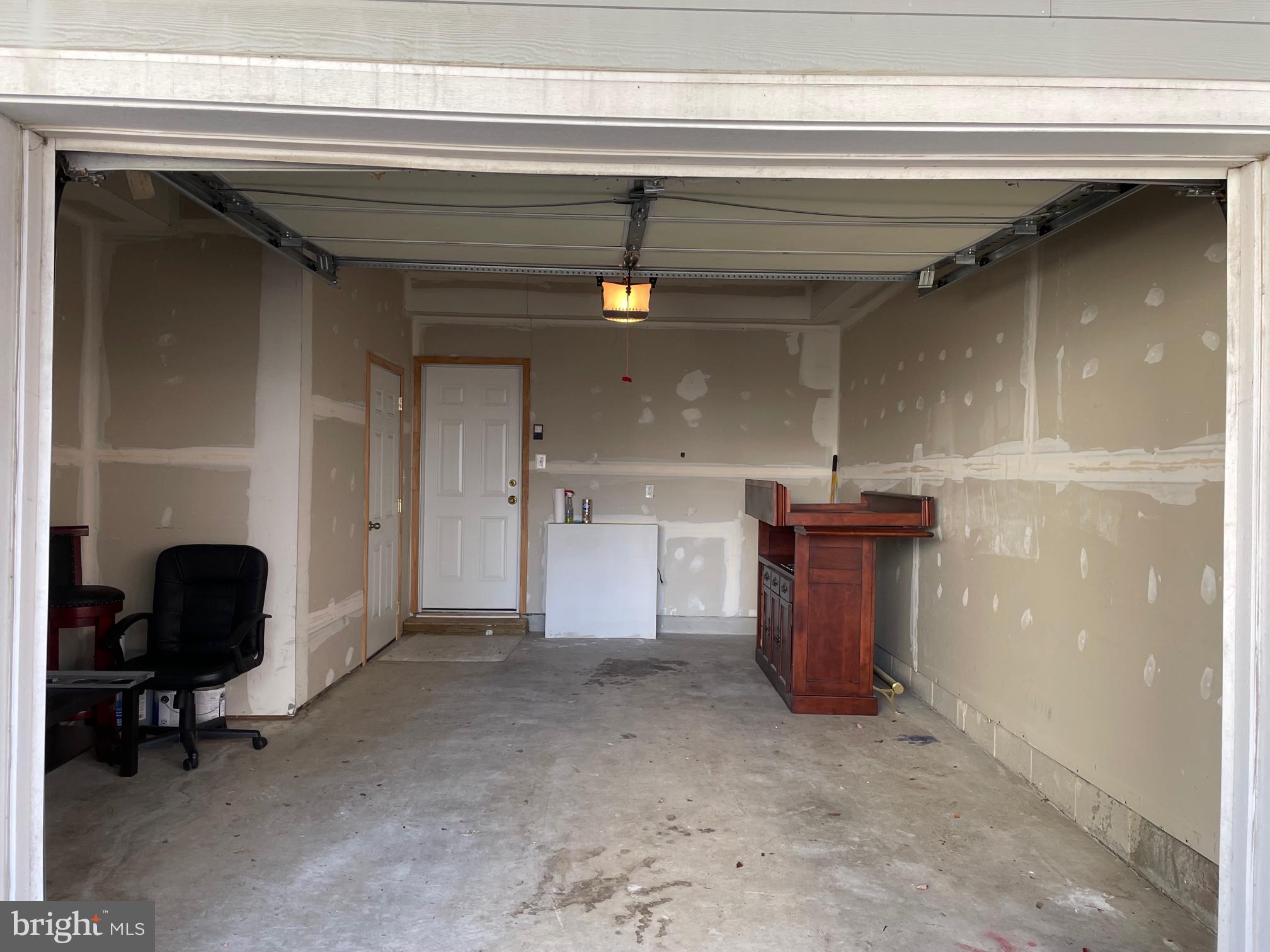 ALBEMARLE SQUARE - Residential