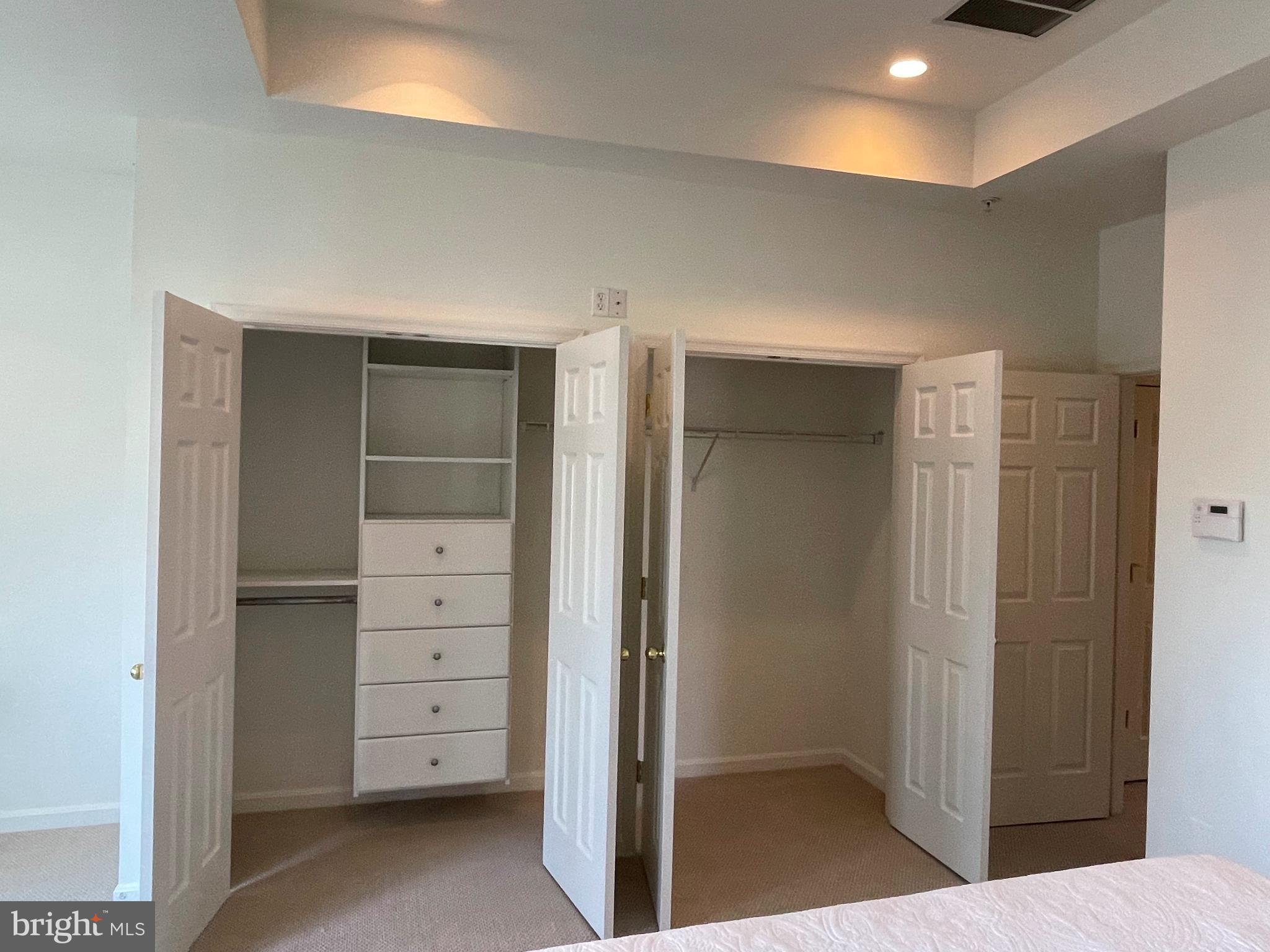 ALBEMARLE SQUARE - Residential