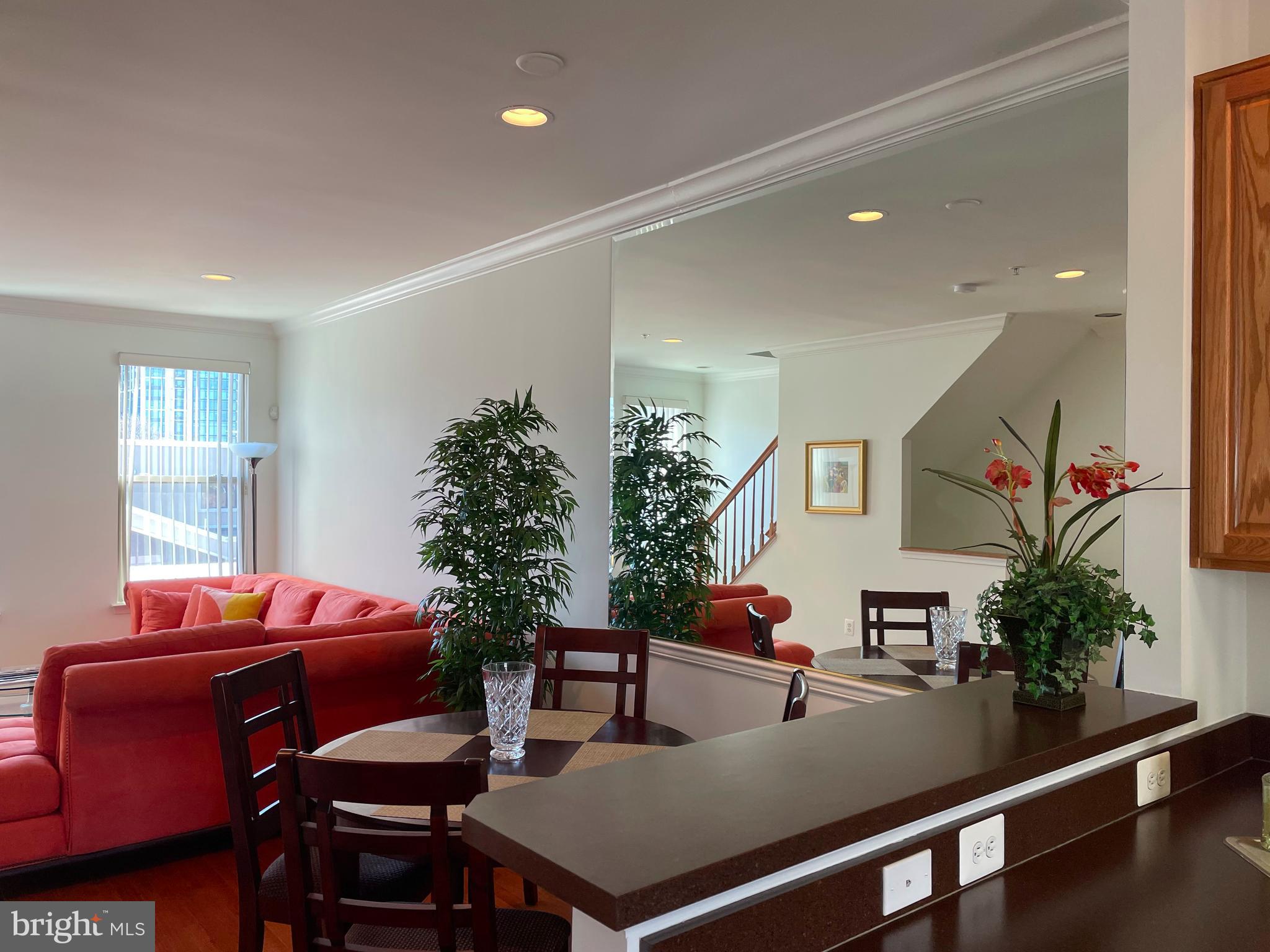 ALBEMARLE SQUARE - Residential