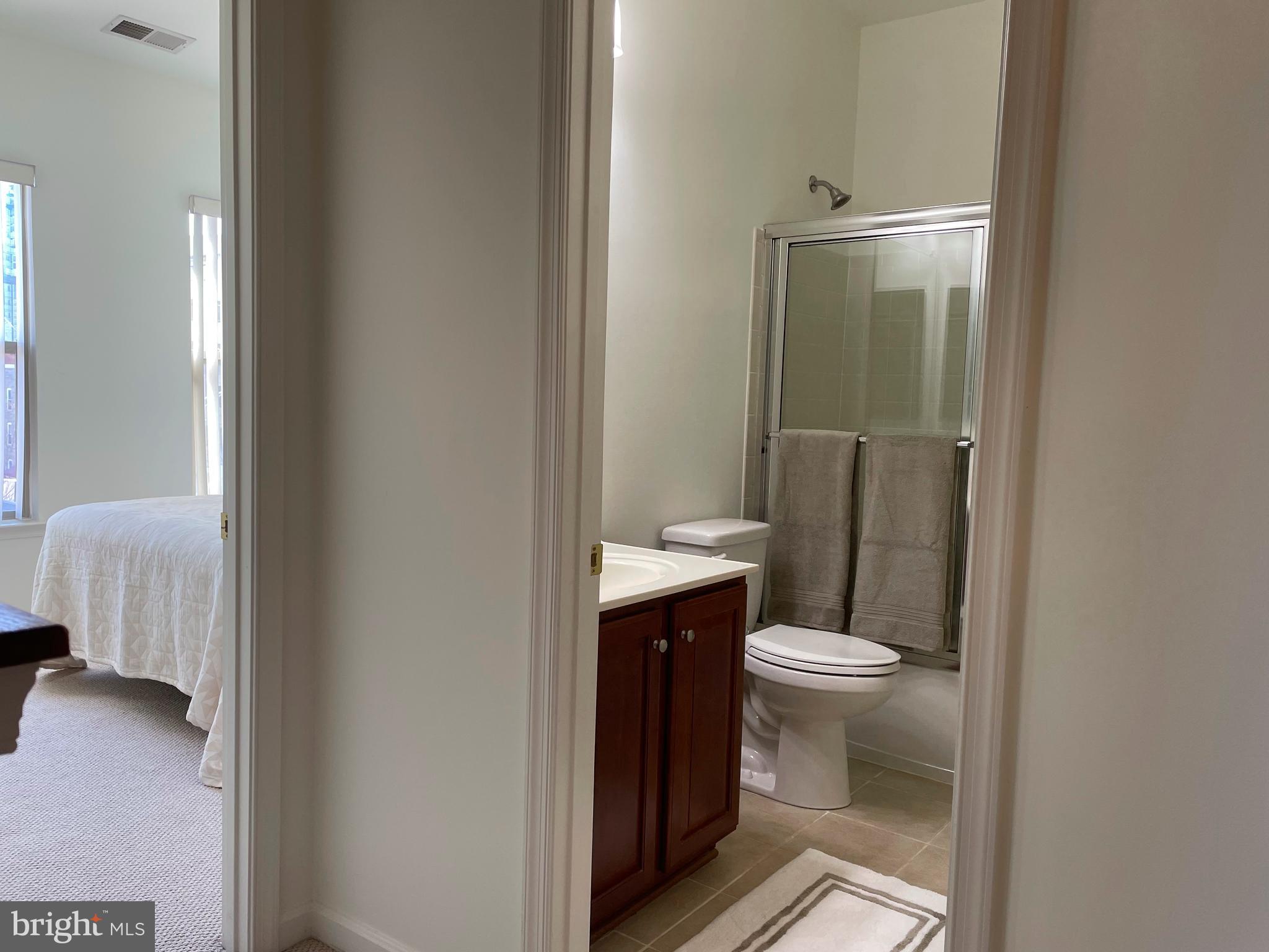 ALBEMARLE SQUARE - Residential