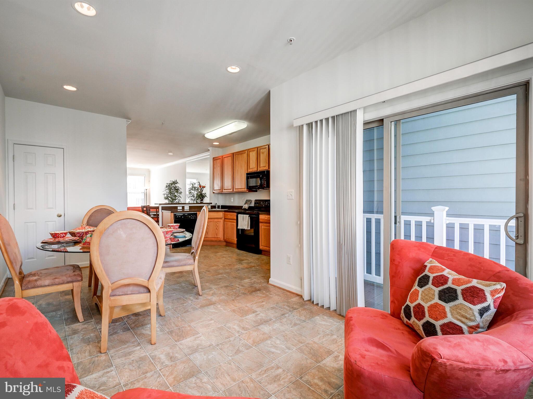 ALBEMARLE SQUARE - Residential