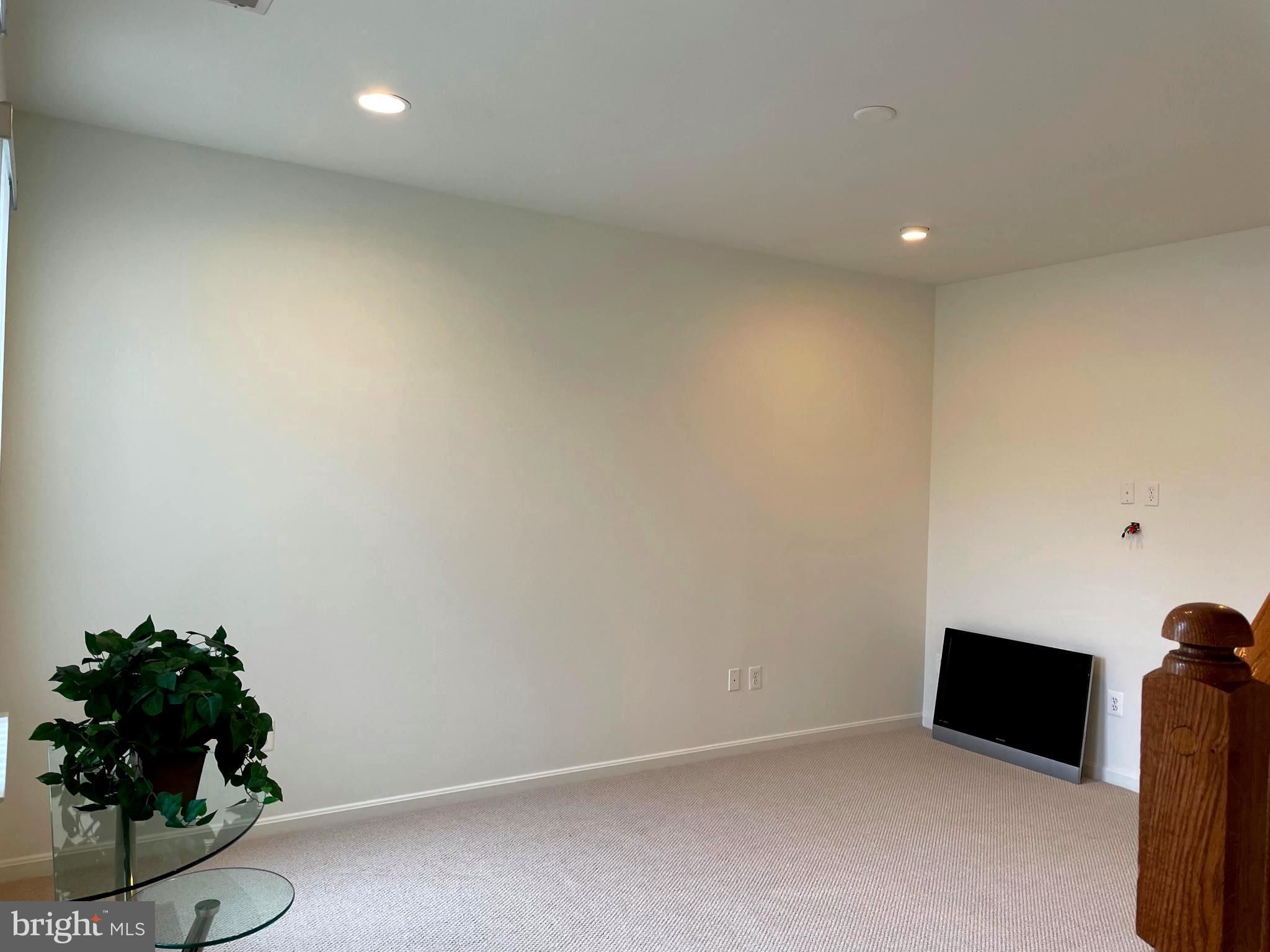 ALBEMARLE SQUARE - Residential