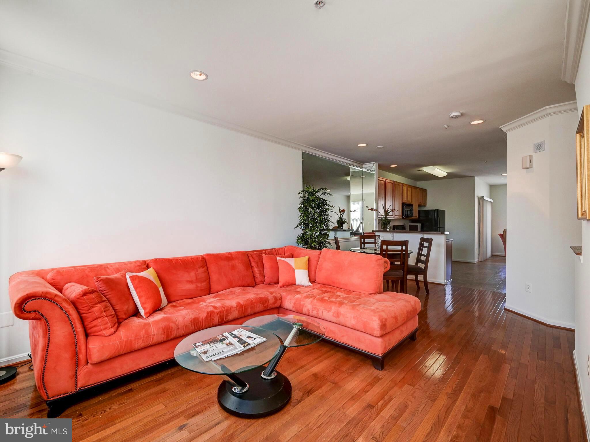 ALBEMARLE SQUARE - Residential