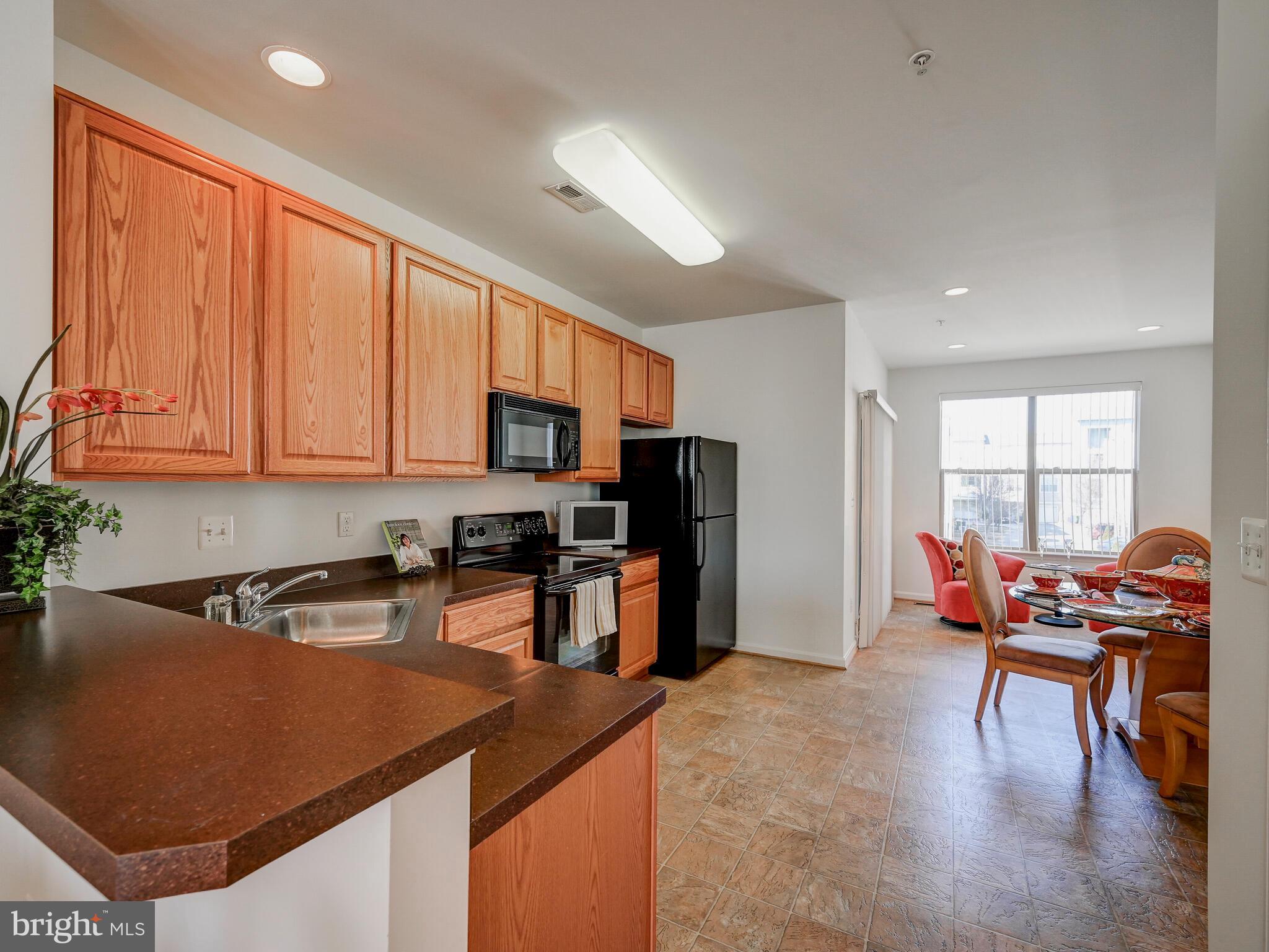 ALBEMARLE SQUARE - Residential