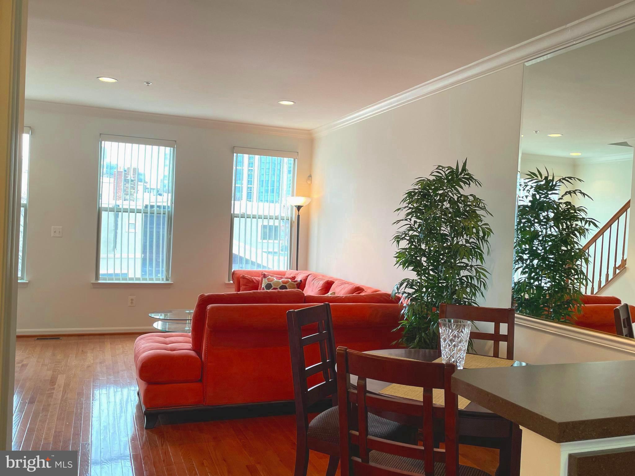 ALBEMARLE SQUARE - Residential