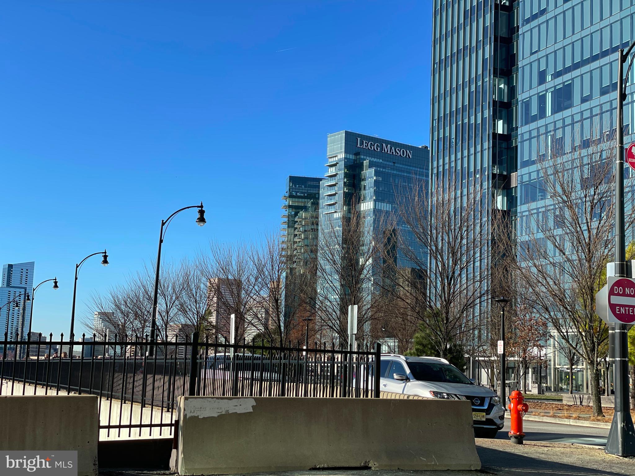 ALBEMARLE SQUARE - Residential