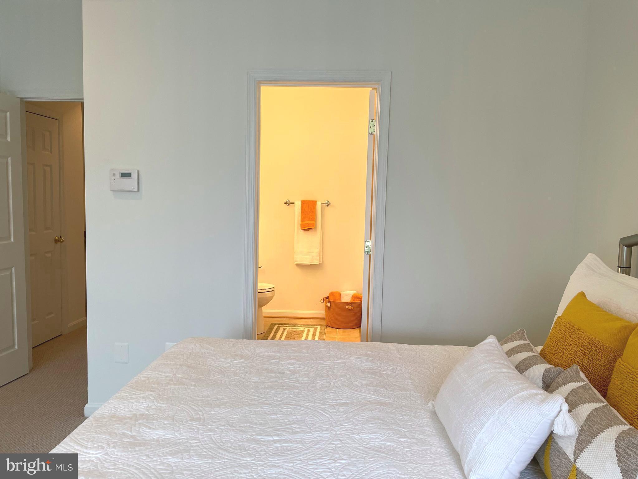 ALBEMARLE SQUARE - Residential