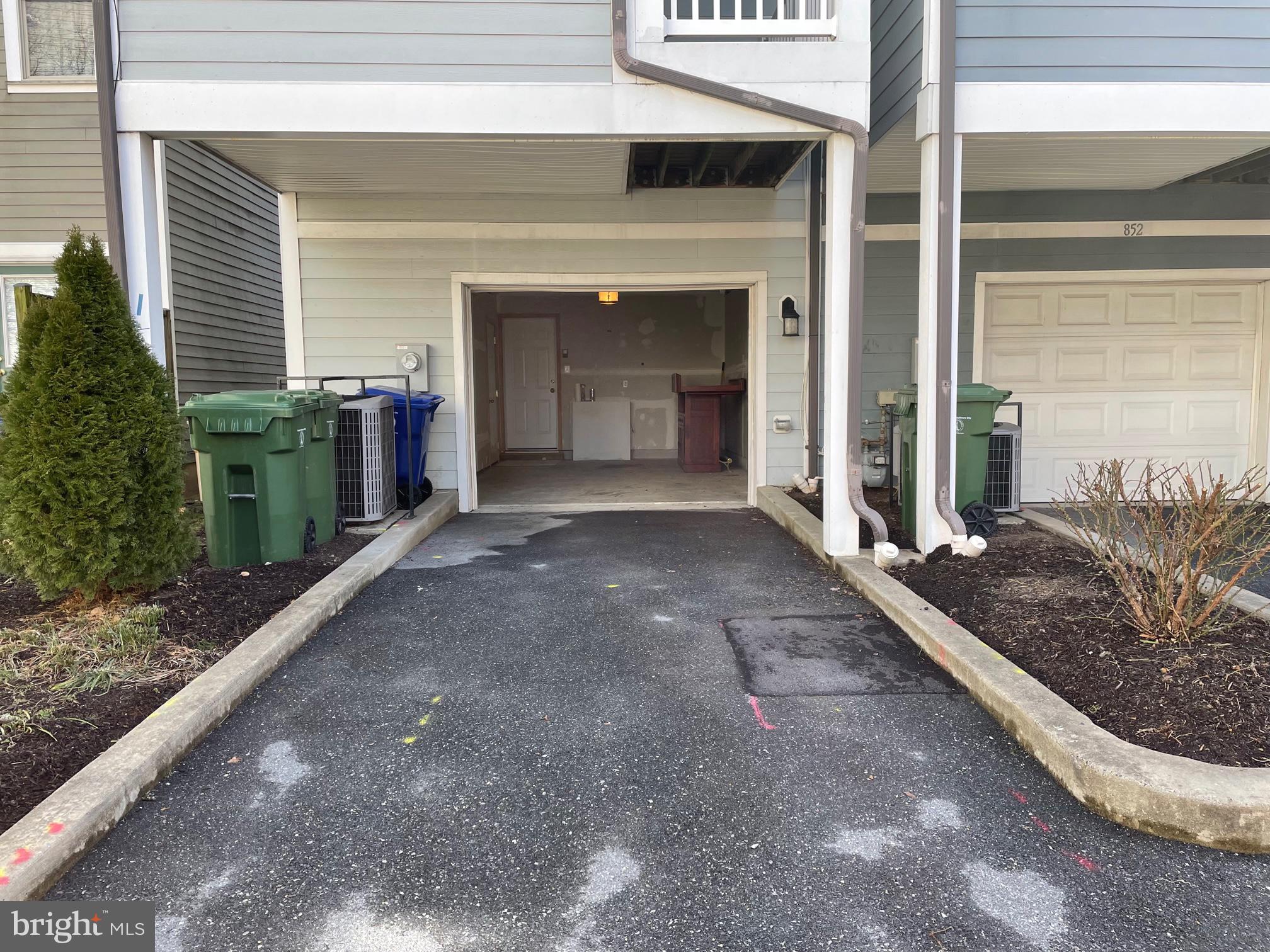 ALBEMARLE SQUARE - Residential