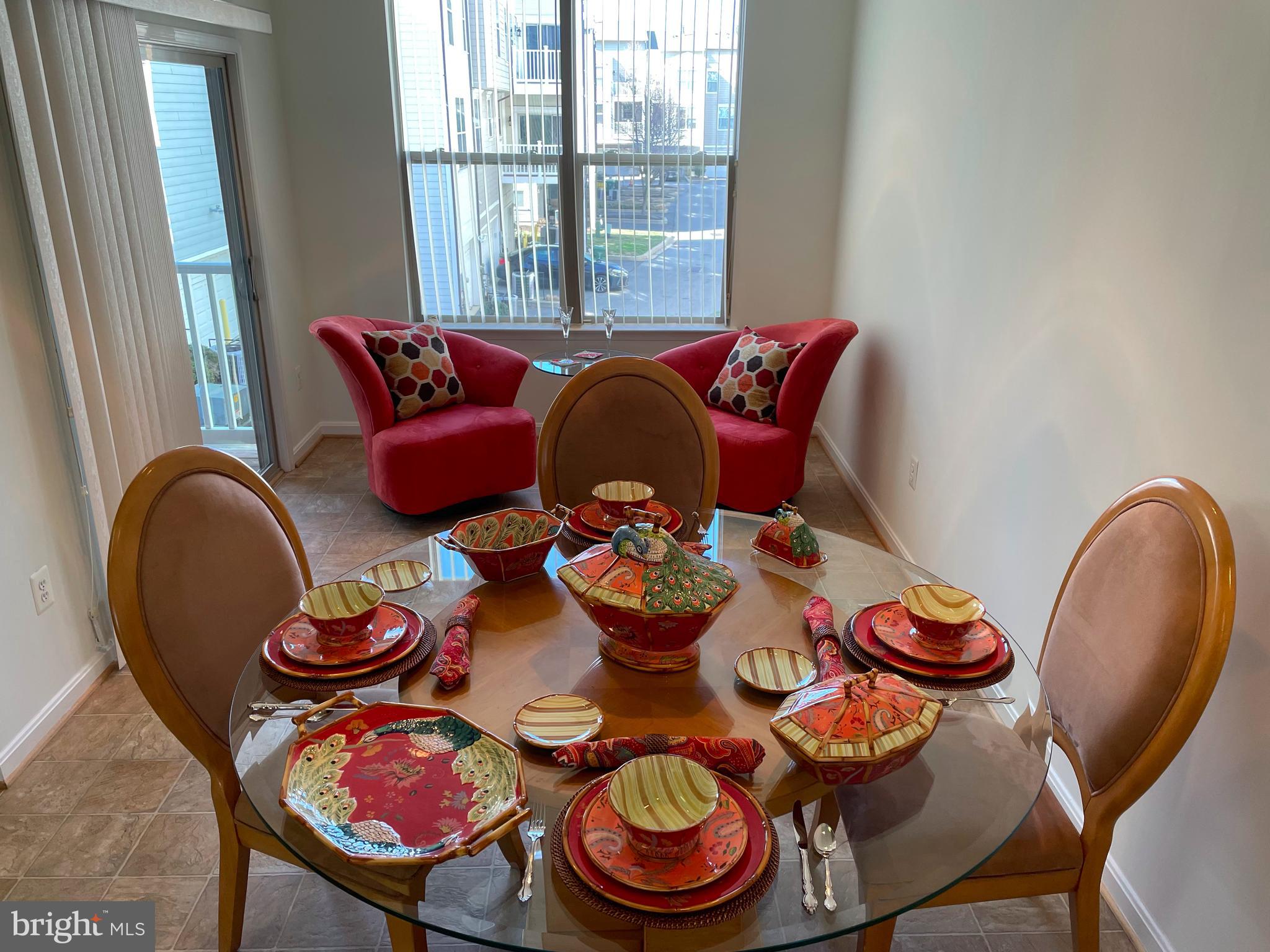 ALBEMARLE SQUARE - Residential