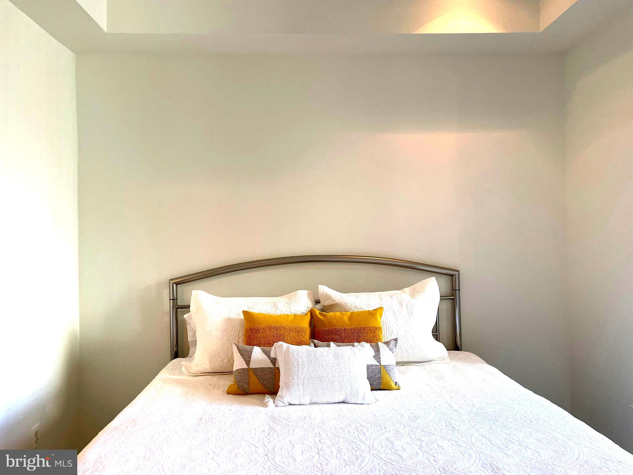 ALBEMARLE SQUARE - Residential