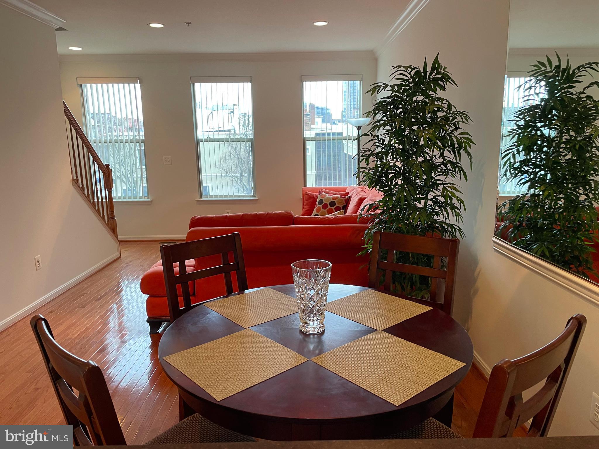 ALBEMARLE SQUARE - Residential