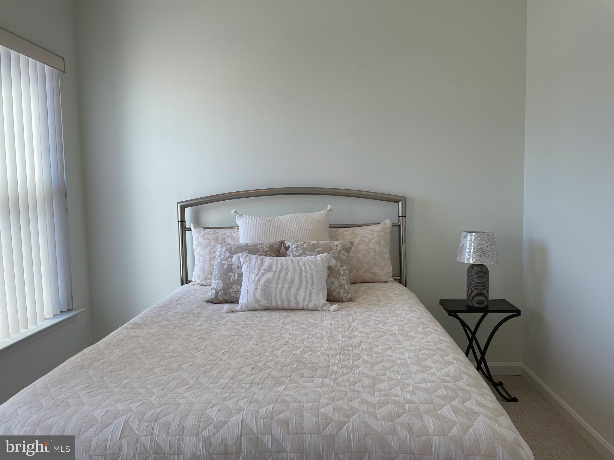 ALBEMARLE SQUARE - Residential