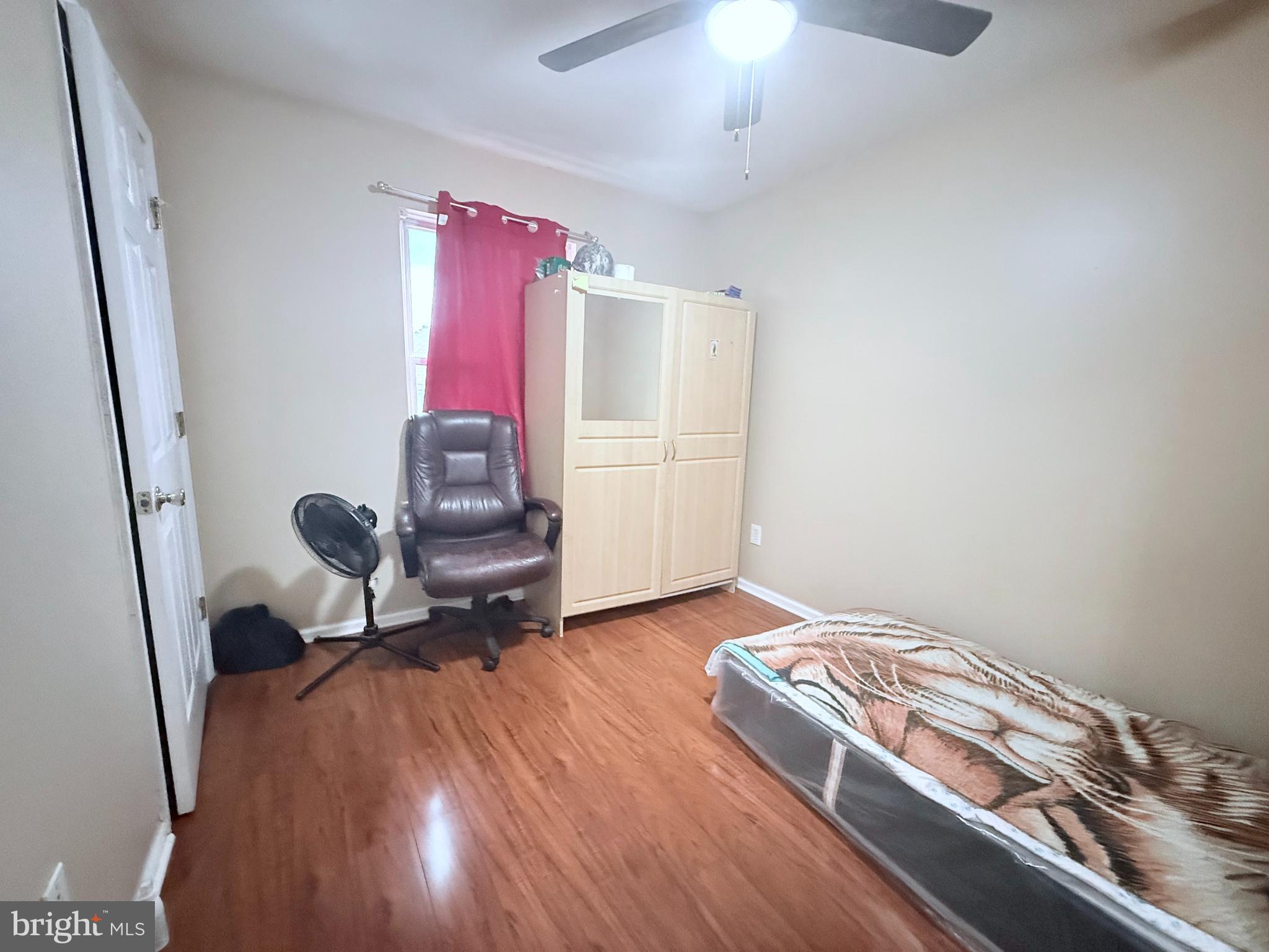 697 JOHNSTONE STREET