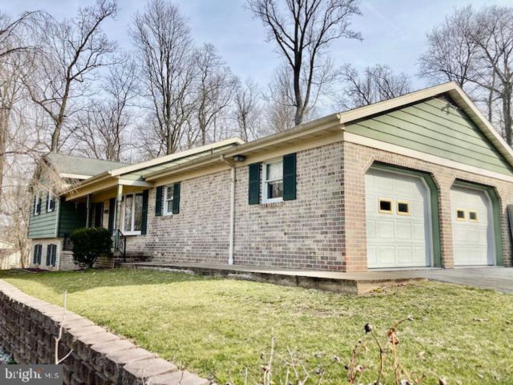 Photo of 2323 LAUREL TOP CIR, NARVON, PA 17555 (MLS # PALA2032820)