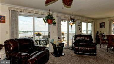 HYDE PARK - Residential