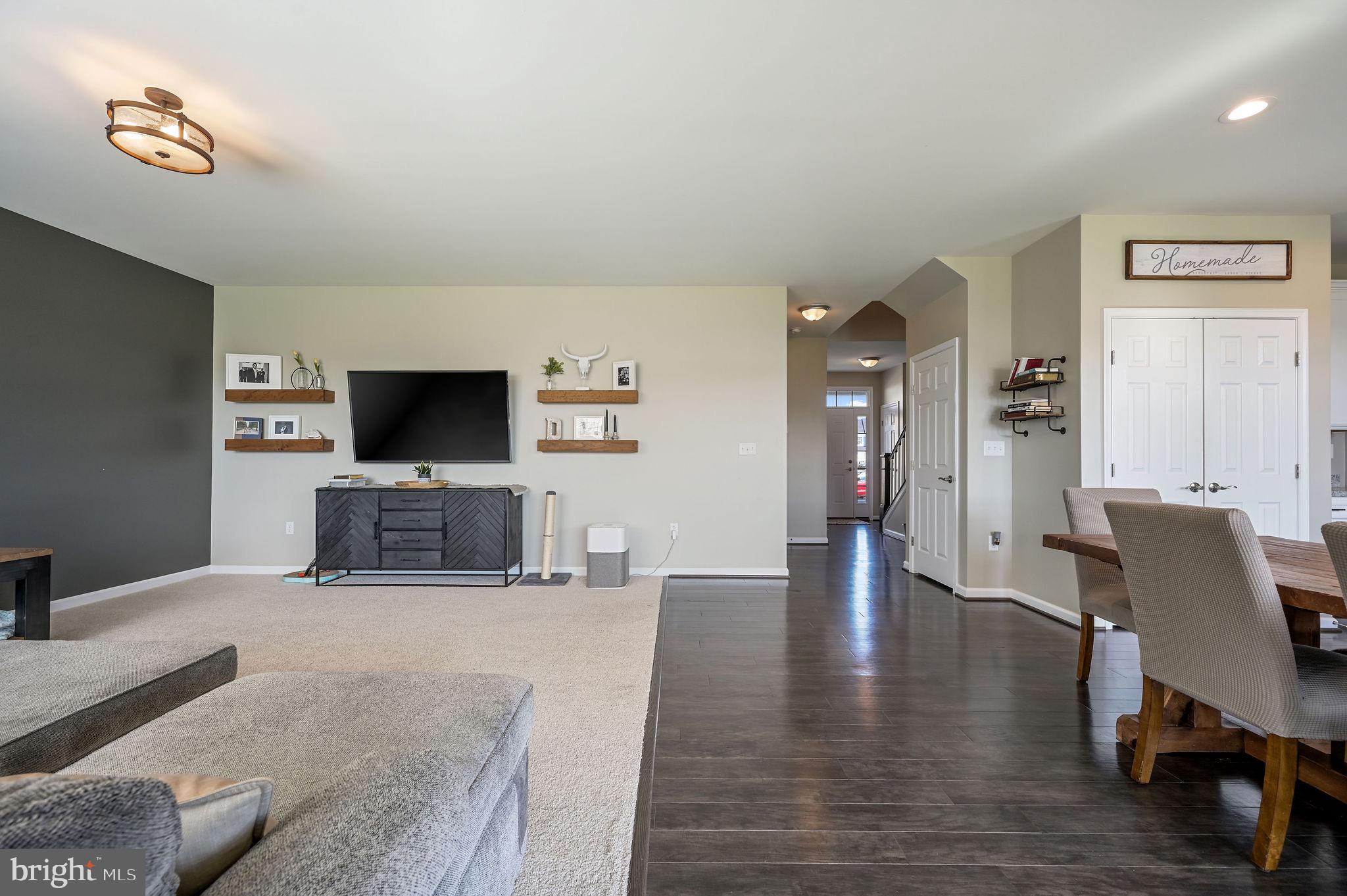 OLDE FIELD VILLAGE - Residential