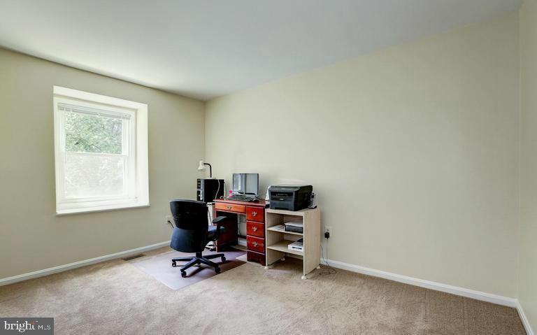 SHADY GROVE VILLAGE - Residential Lease