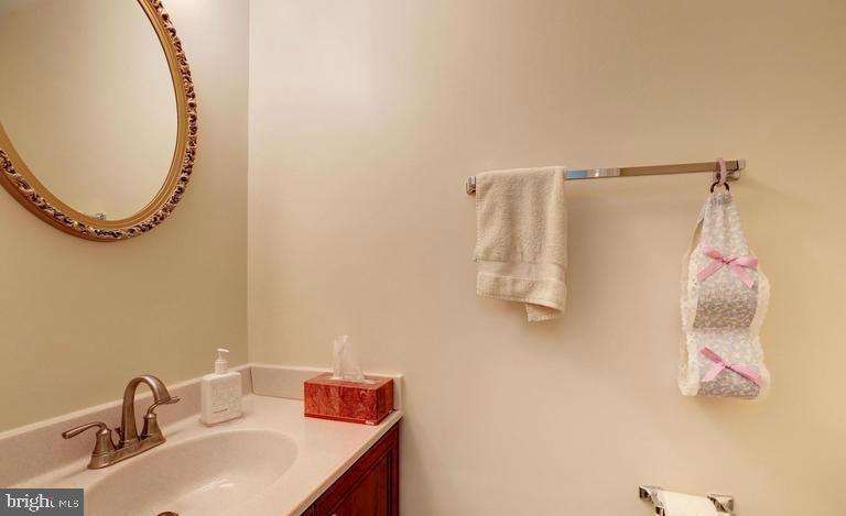 SHADY GROVE VILLAGE - Residential Lease