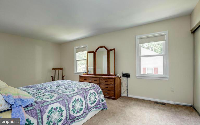 SHADY GROVE VILLAGE - Residential Lease