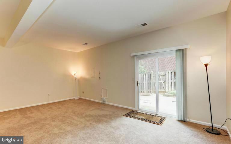 SHADY GROVE VILLAGE - Residential Lease