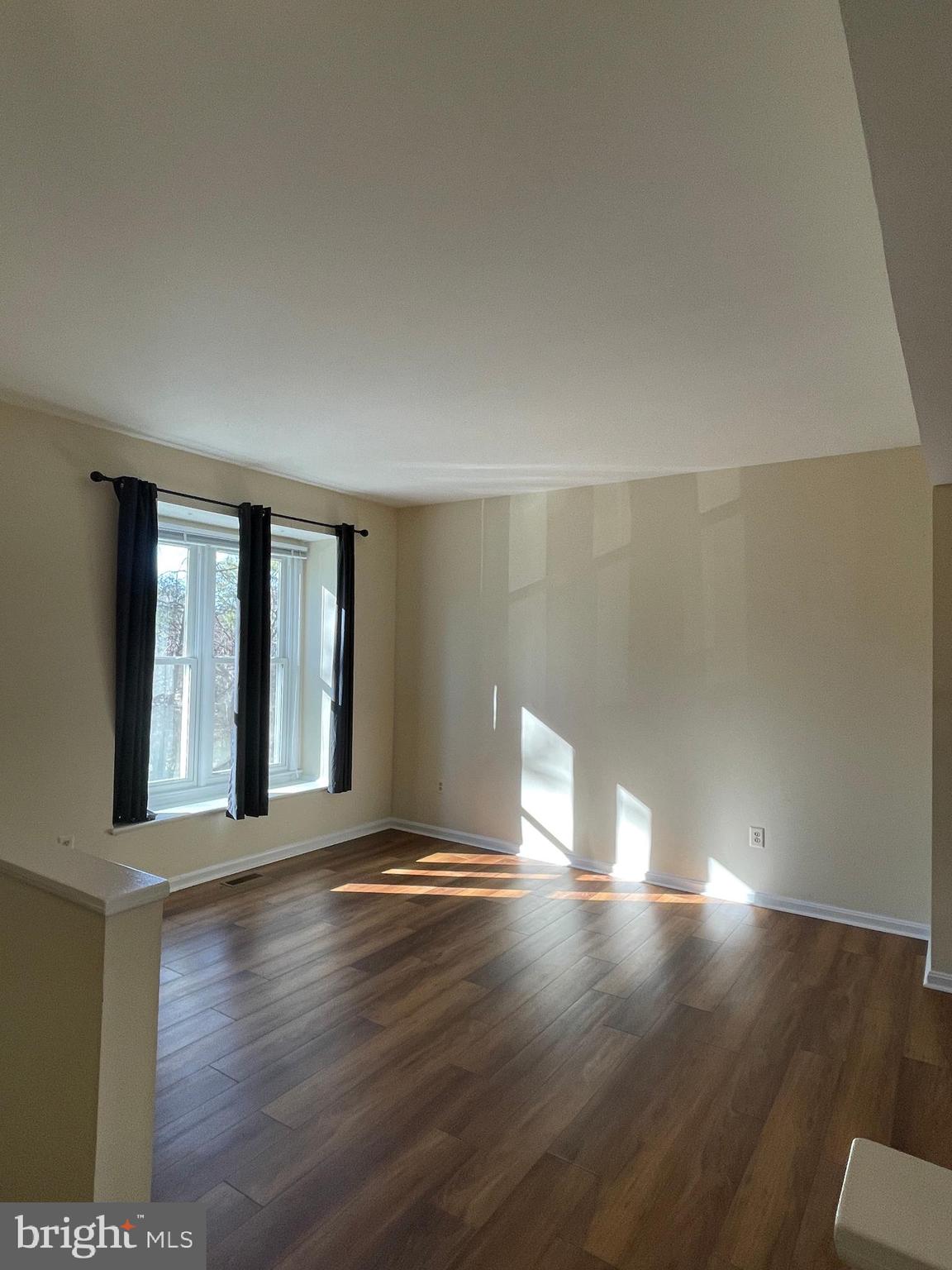 SHADY GROVE VILLAGE - Residential Lease