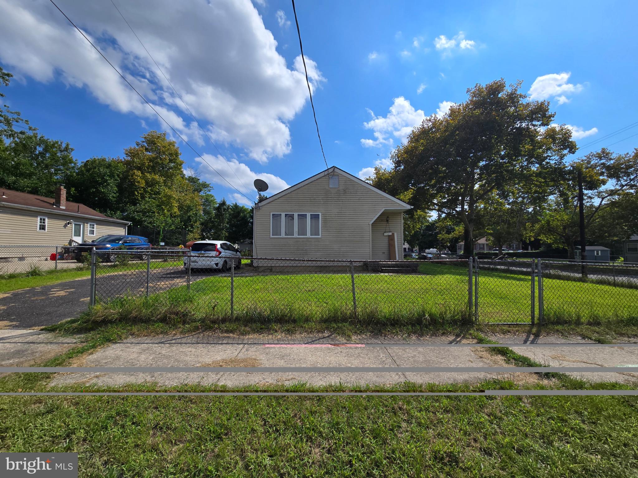 301 W PLUM STREET