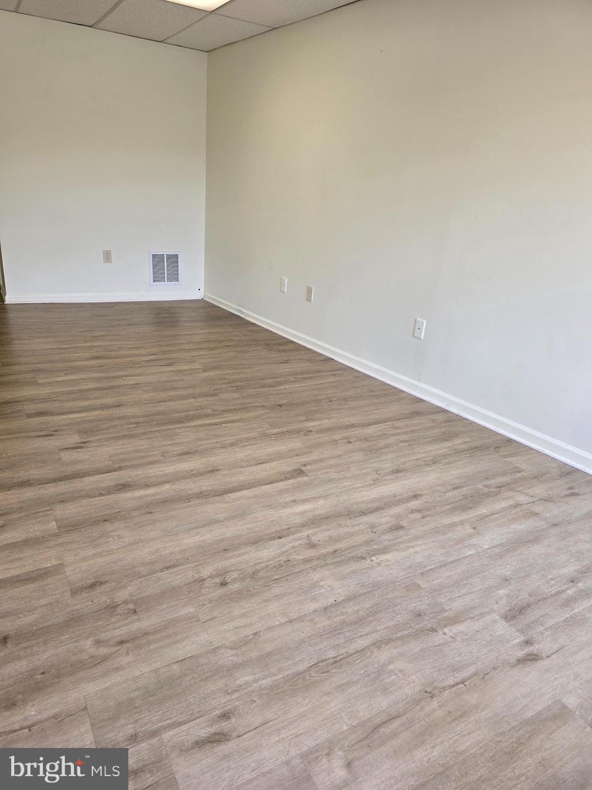 147 W LANCASTER AVENUE