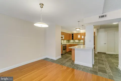 3800 Fairfax Drive Unit 613, Arlington, VA MLS: VAAR2054384