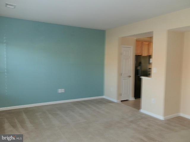 VILLAS AT SYCAMORE SQ - Residential