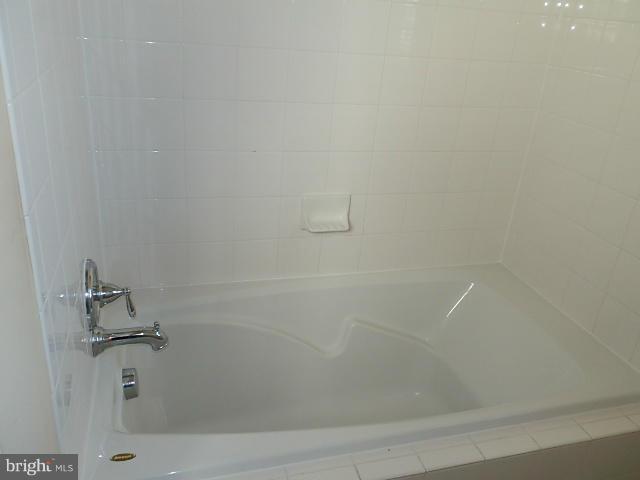 VILLAS AT SYCAMORE SQ - Residential