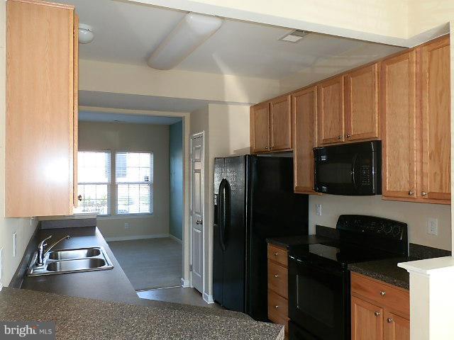 VILLAS AT SYCAMORE SQ - Residential