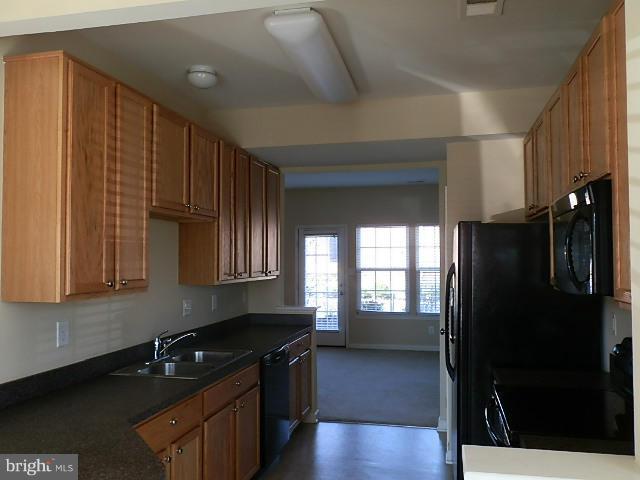 VILLAS AT SYCAMORE SQ - Residential