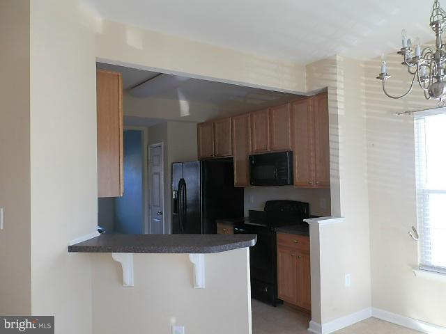 VILLAS AT SYCAMORE SQ - Residential