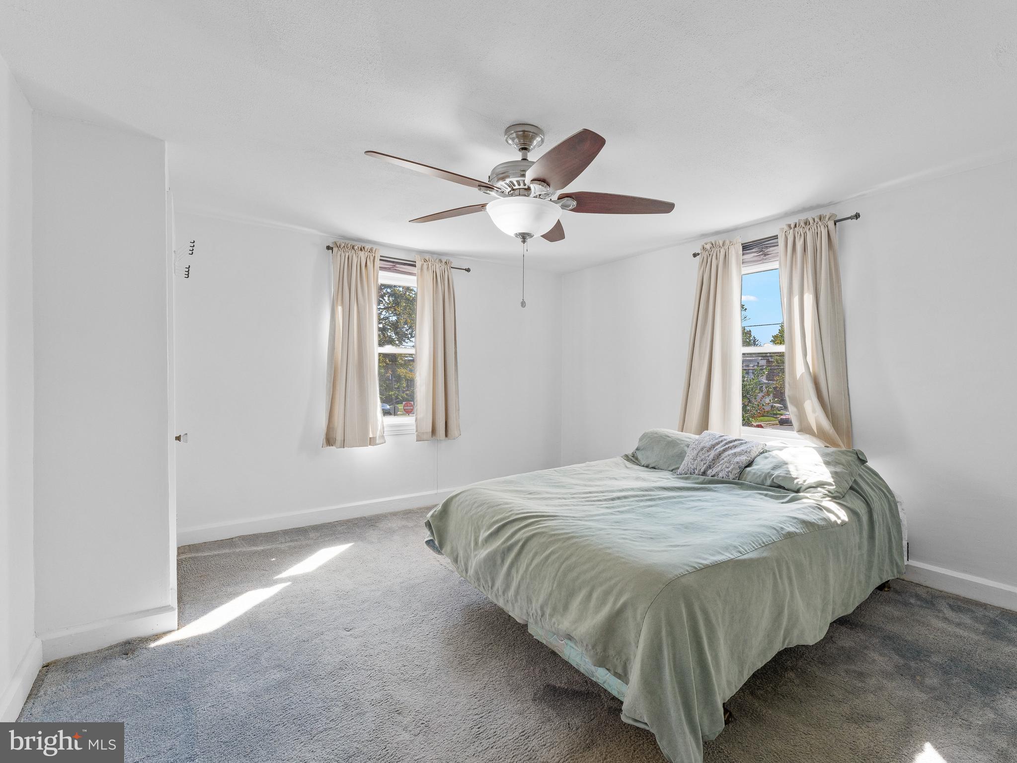 COLLINGDALE - Residential Income