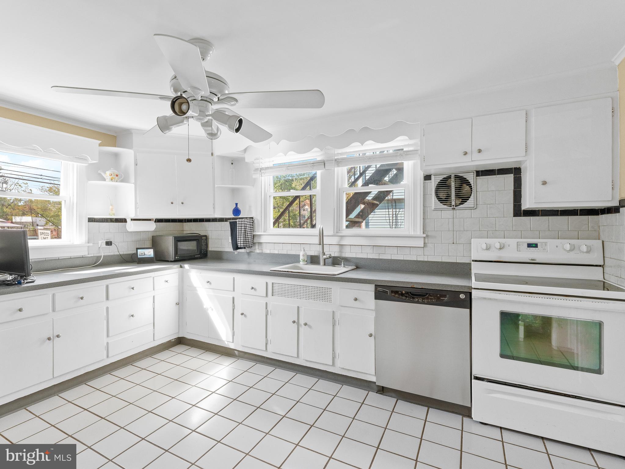 COLLINGDALE - Residential Income