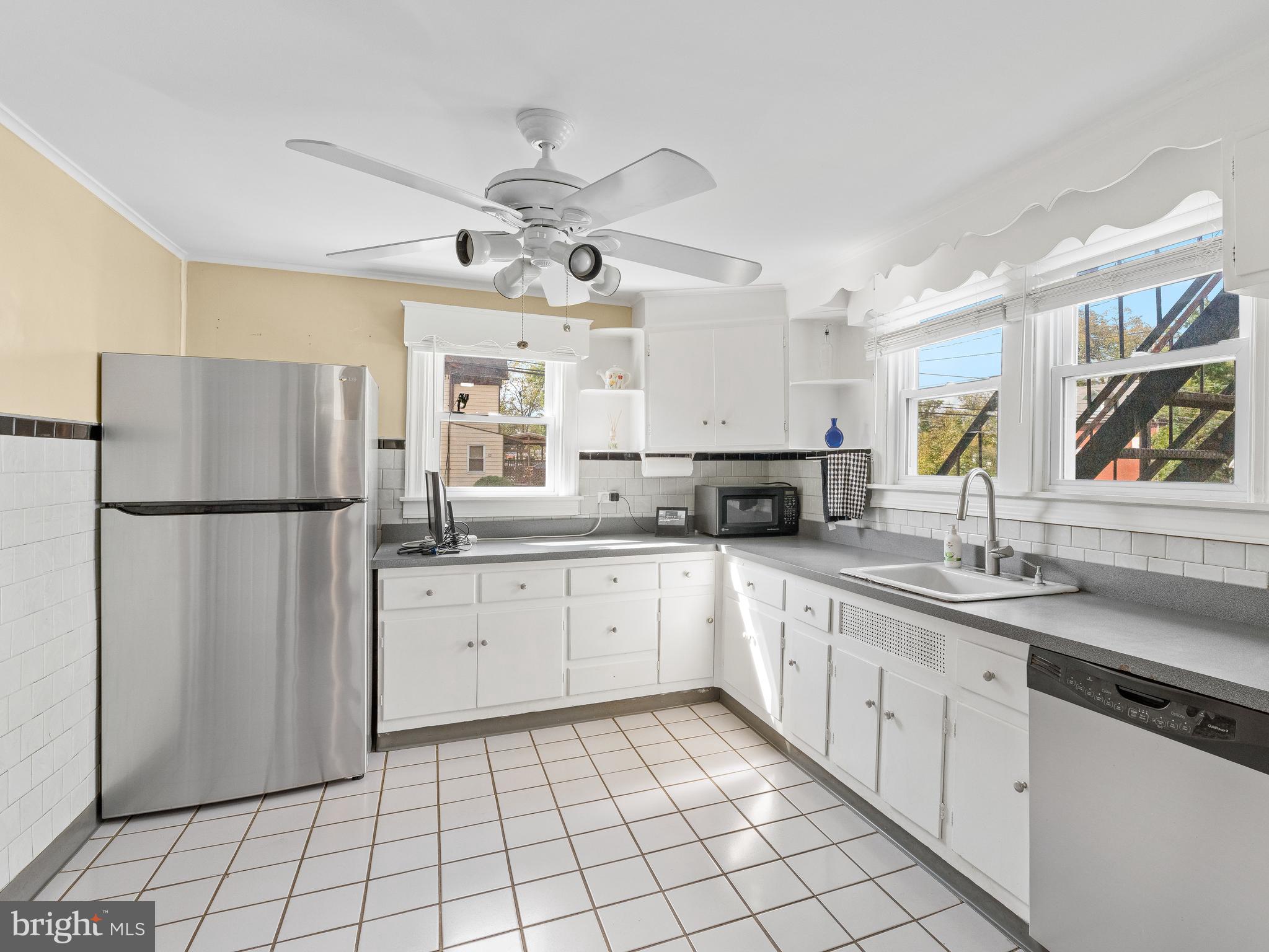 COLLINGDALE - Residential Income