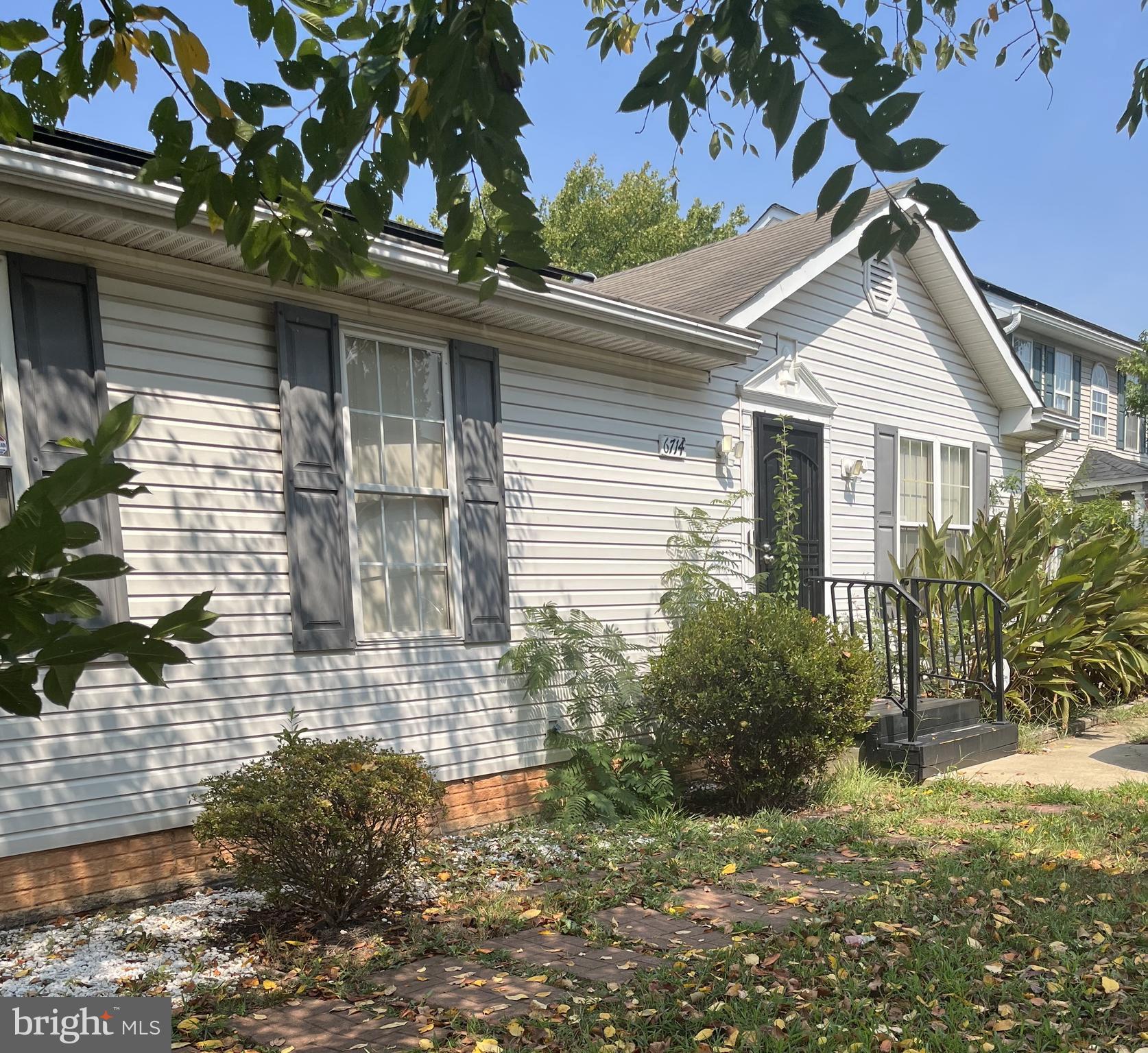 SHERIFF KNOLLS - Residential