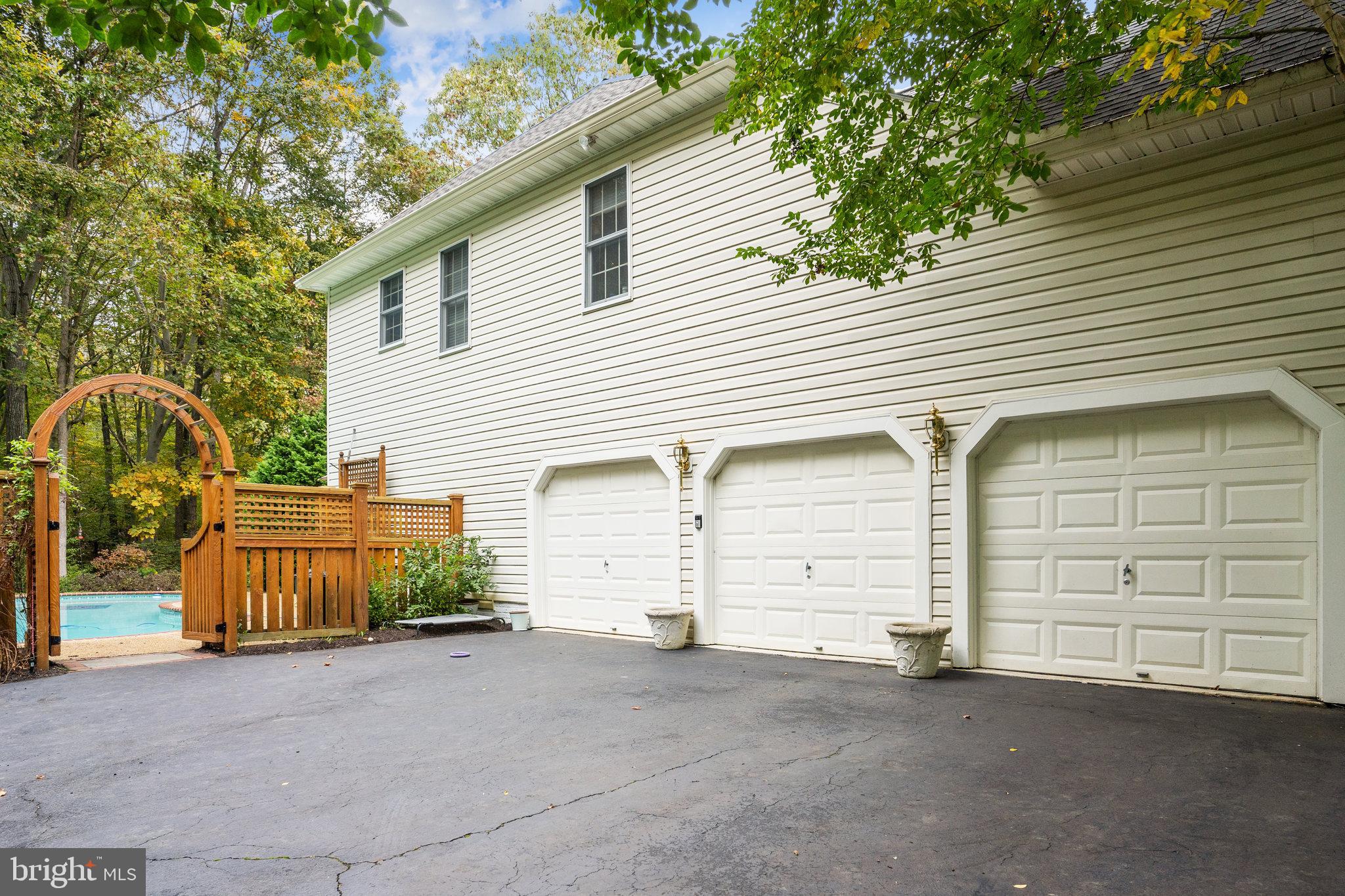 ANNAPOLIS PRESERVE - Residential