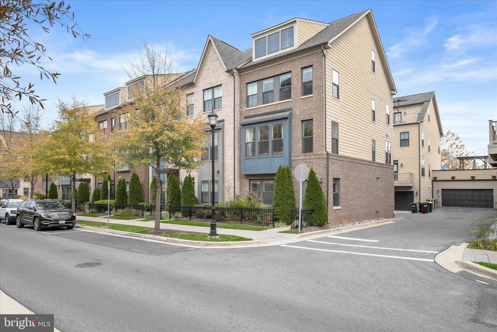 RIVERDALE PARK STATION - Residential