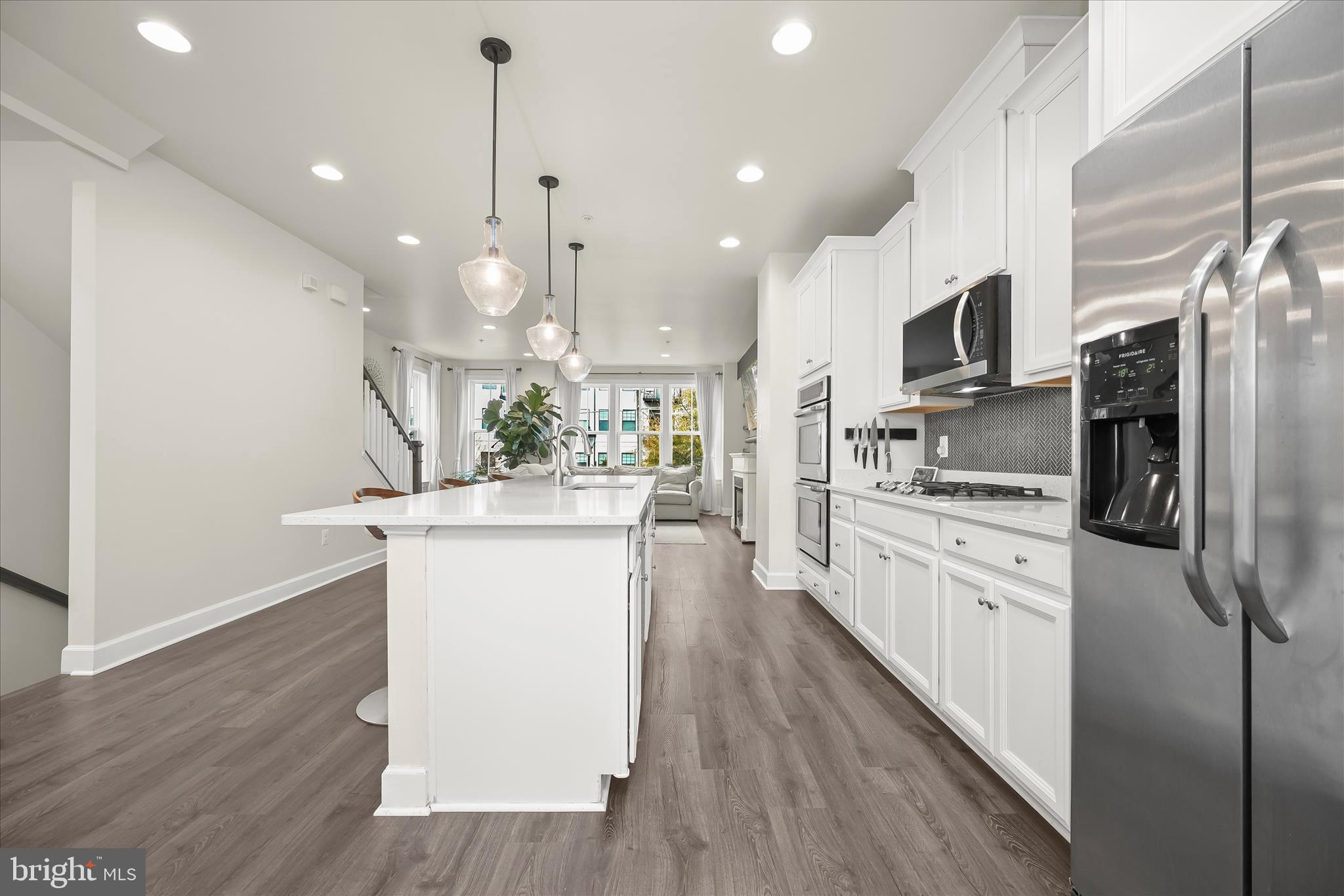 RIVERDALE PARK STATION - Residential