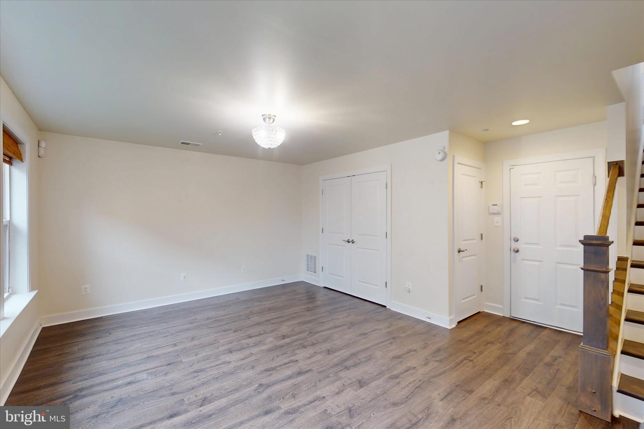 RIVERDALE PARK STATION - Residential