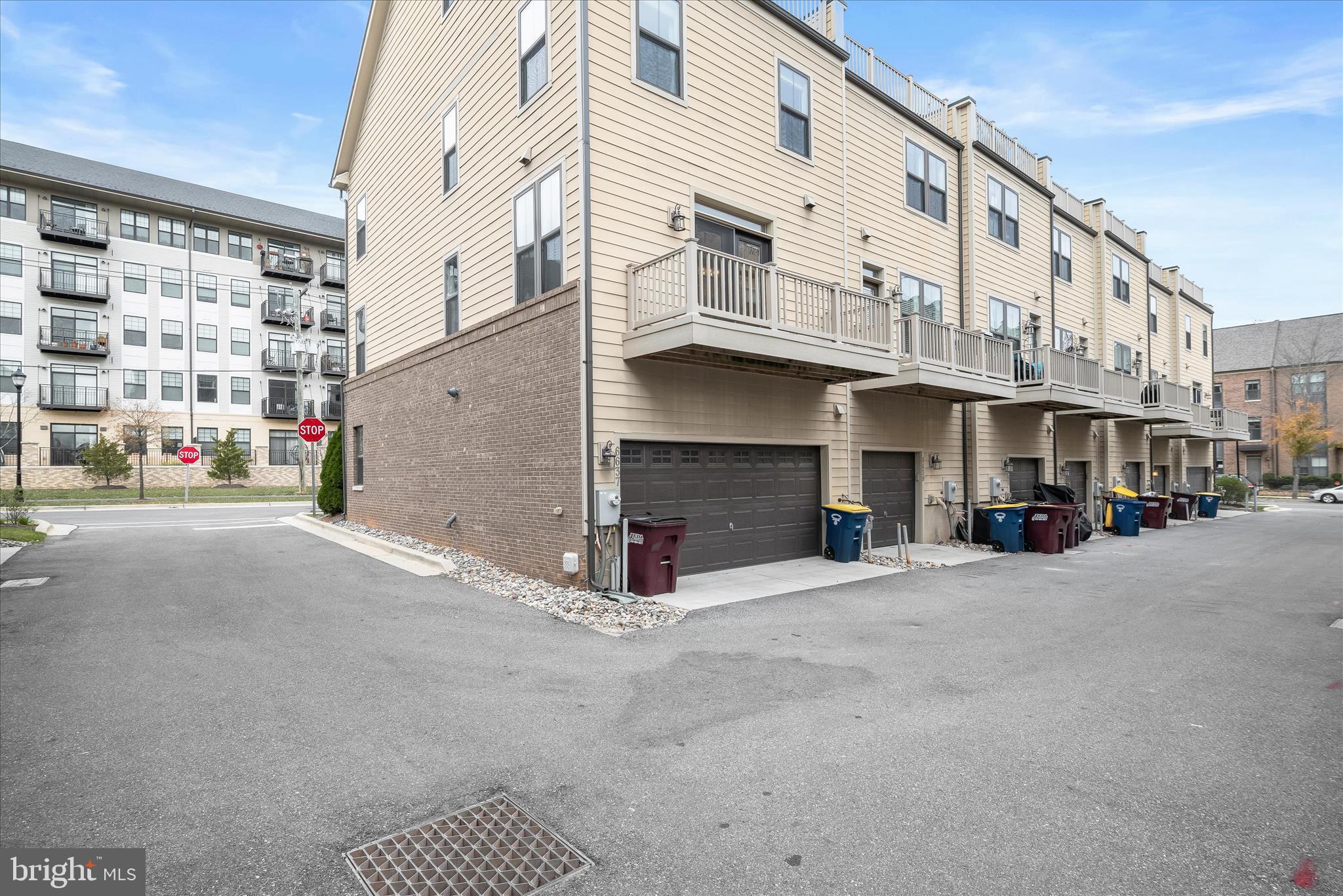 RIVERDALE PARK STATION - Residential