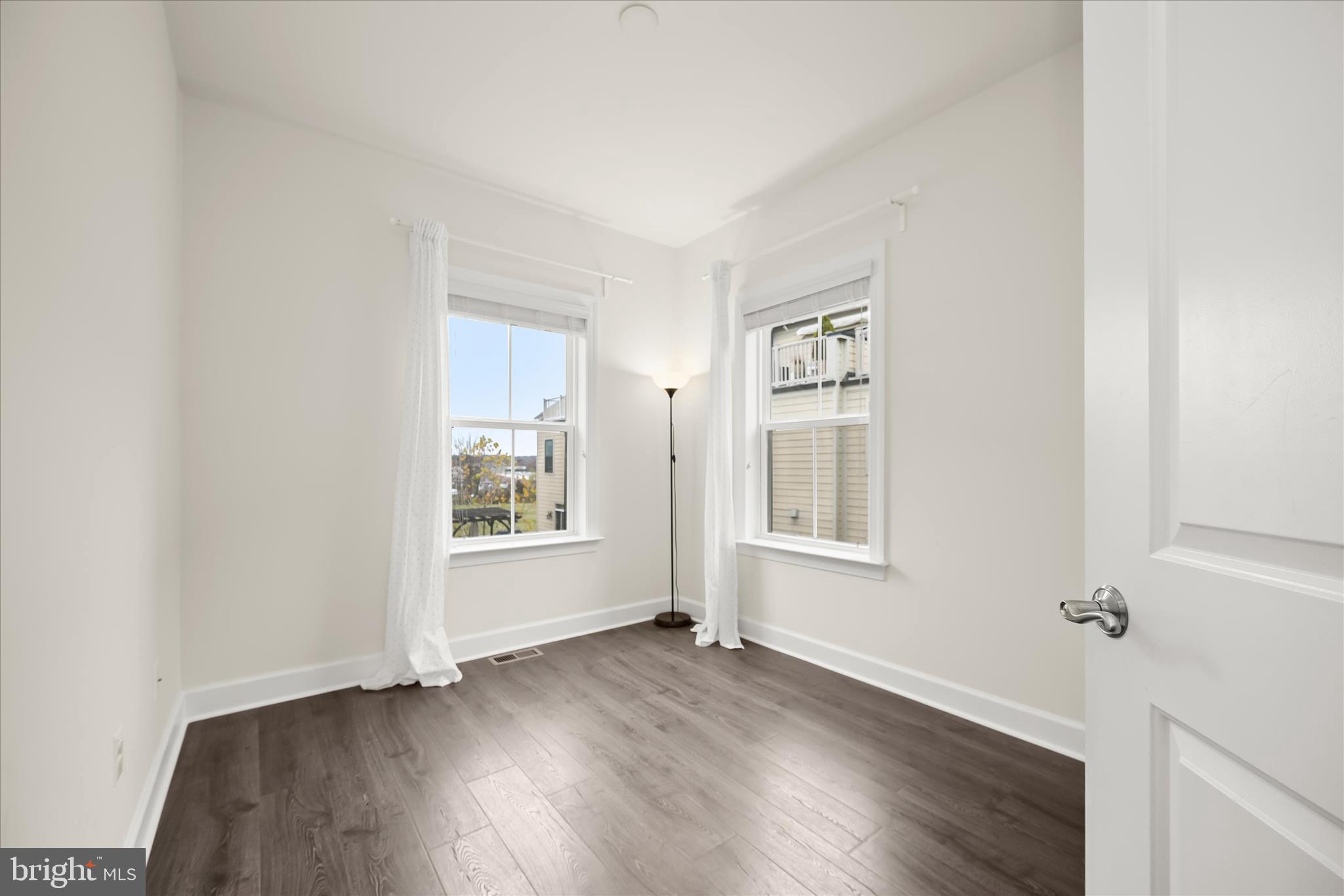 RIVERDALE PARK STATION - Residential