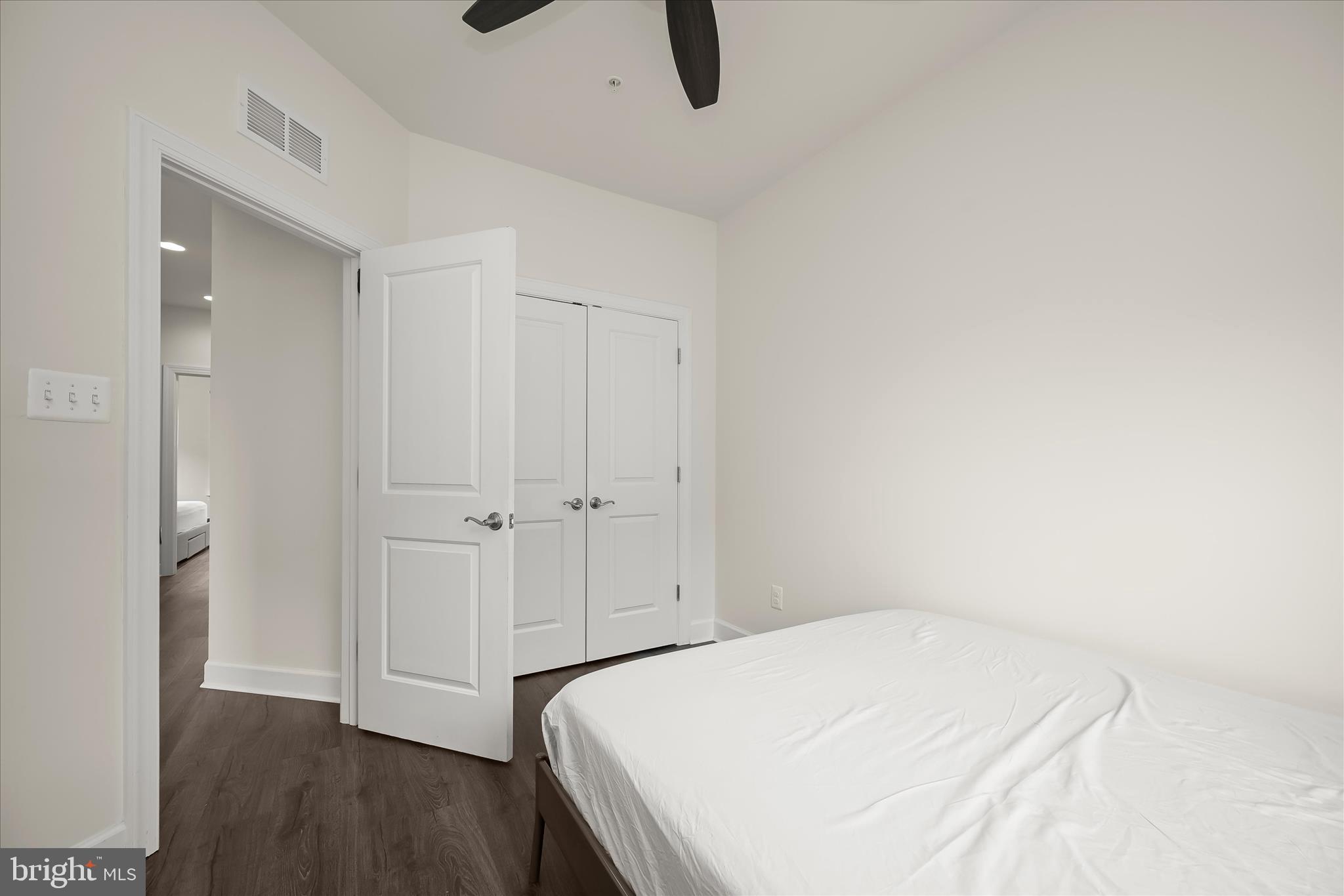 RIVERDALE PARK STATION - Residential